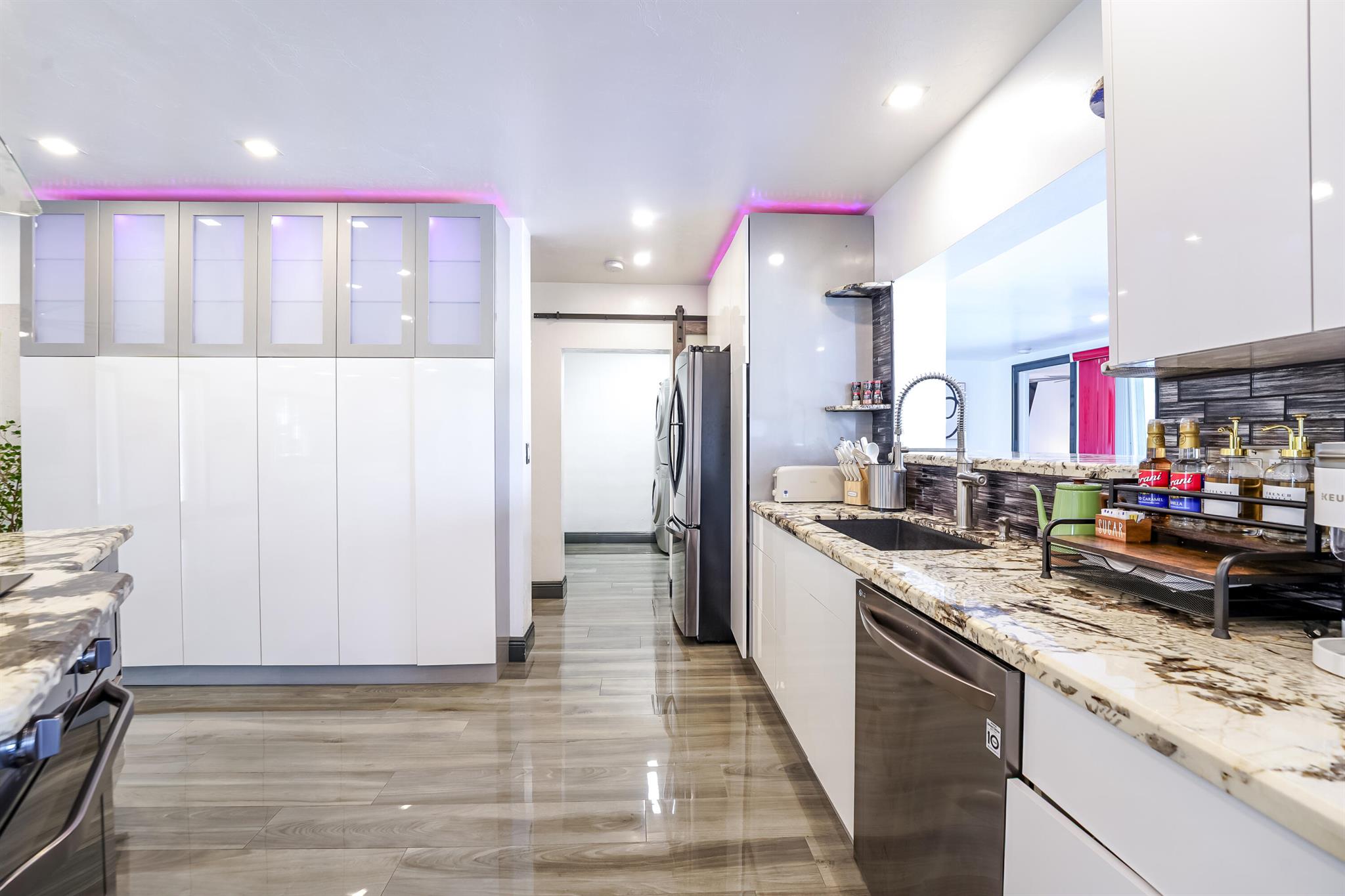 CORAL KEY VILLAS 5TH SEC - Residential Lease