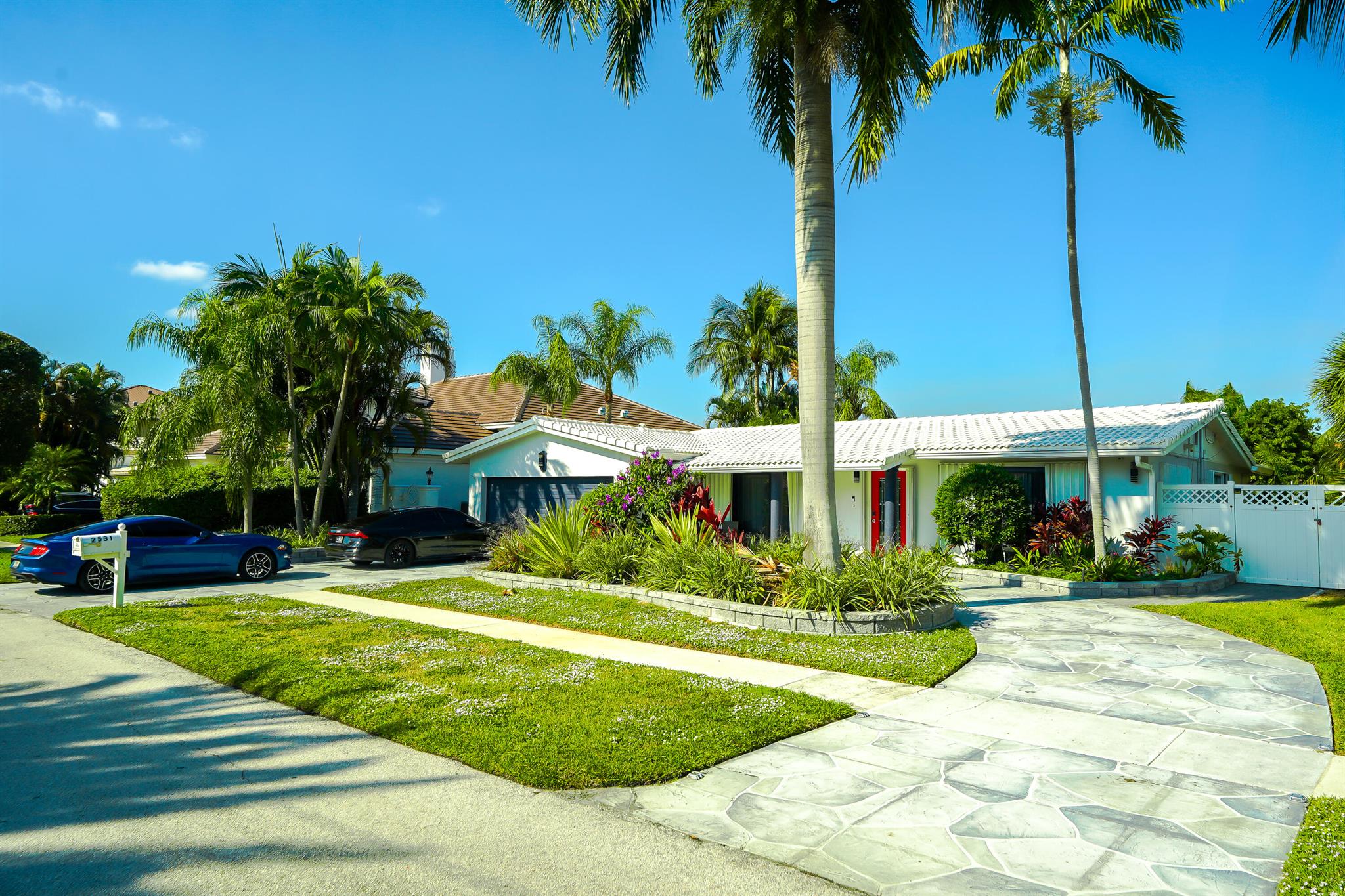 CORAL KEY VILLAS 5TH SEC - Residential Lease