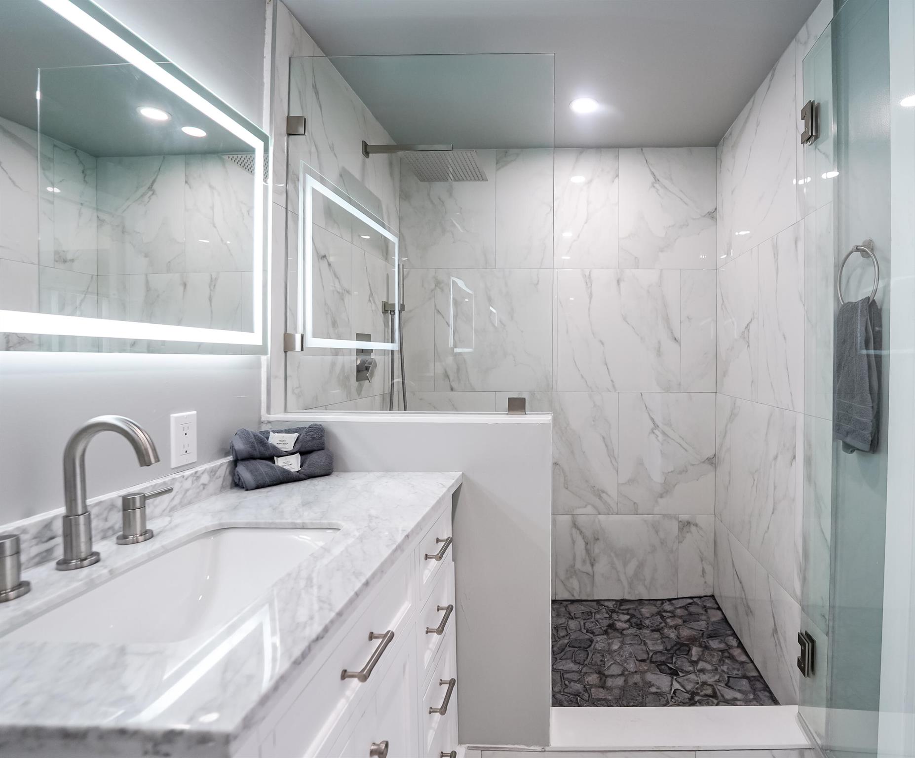 CORAL KEY VILLAS 5TH SEC - Residential Lease