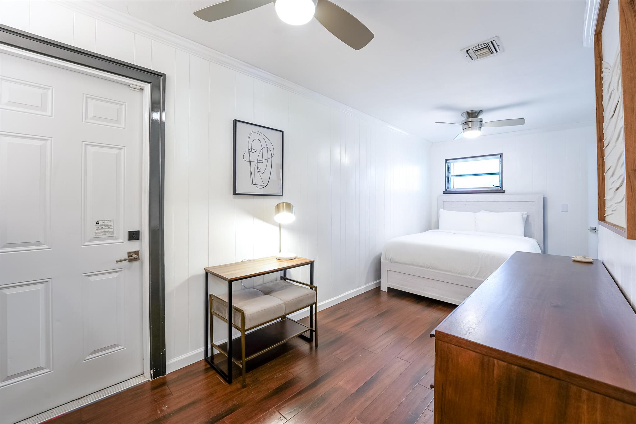 CORAL KEY VILLAS 5TH SEC - Residential Lease