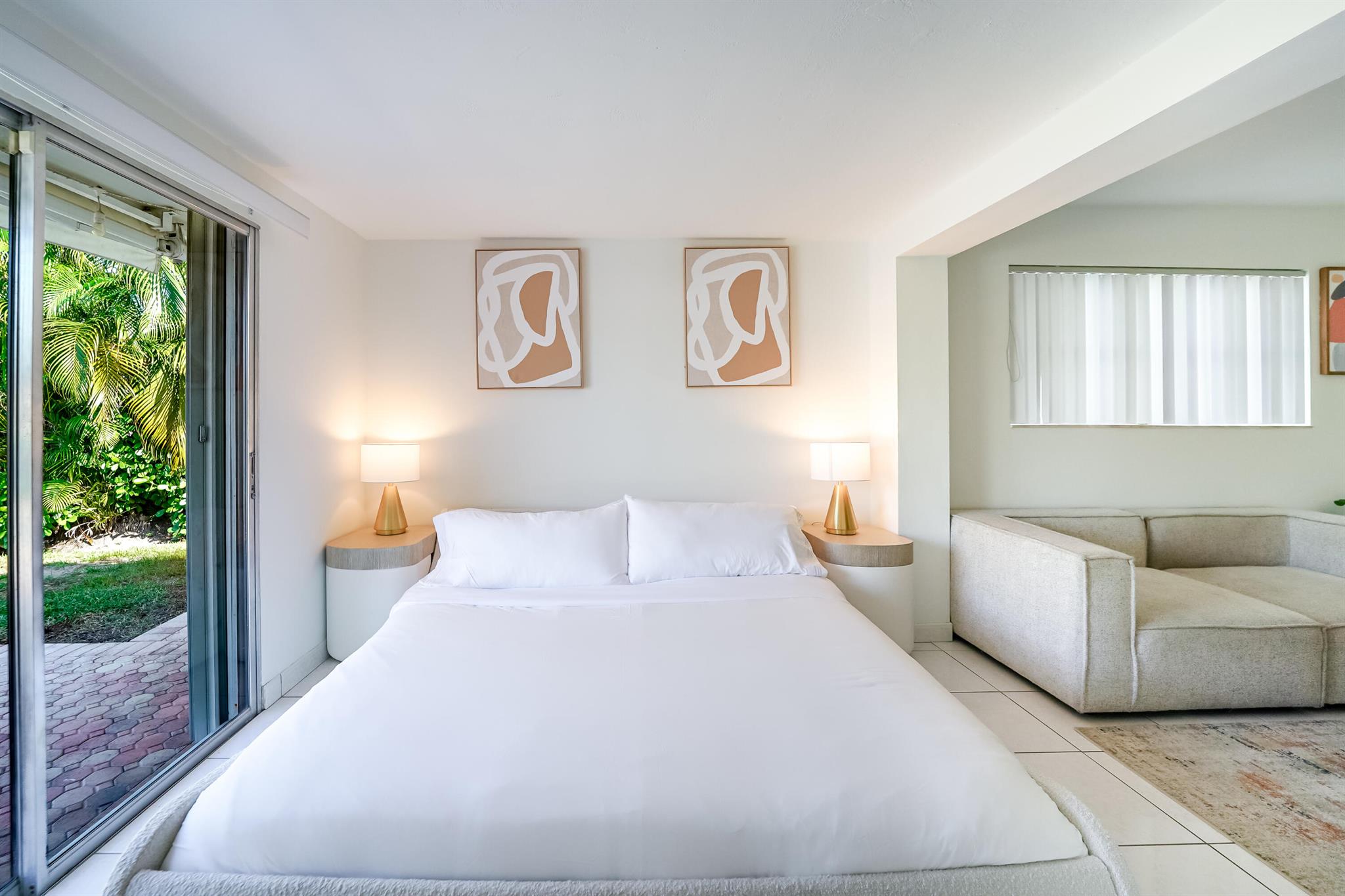 CORAL KEY VILLAS 5TH SEC - Residential Lease