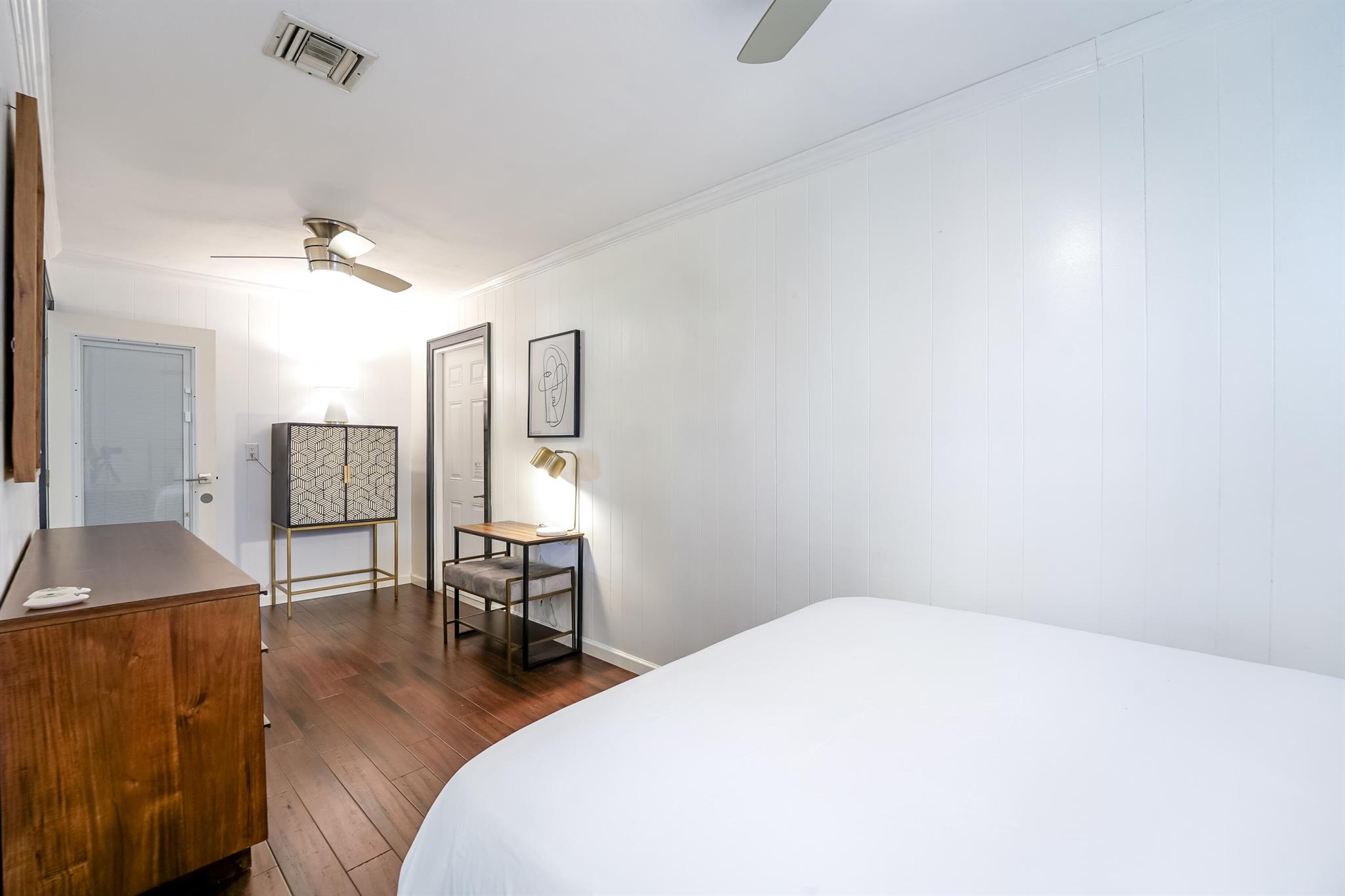 CORAL KEY VILLAS 5TH SEC - Residential Lease