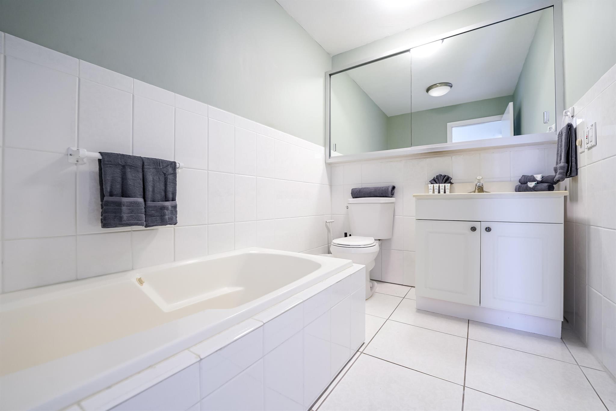 CORAL KEY VILLAS 5TH SEC - Residential Lease