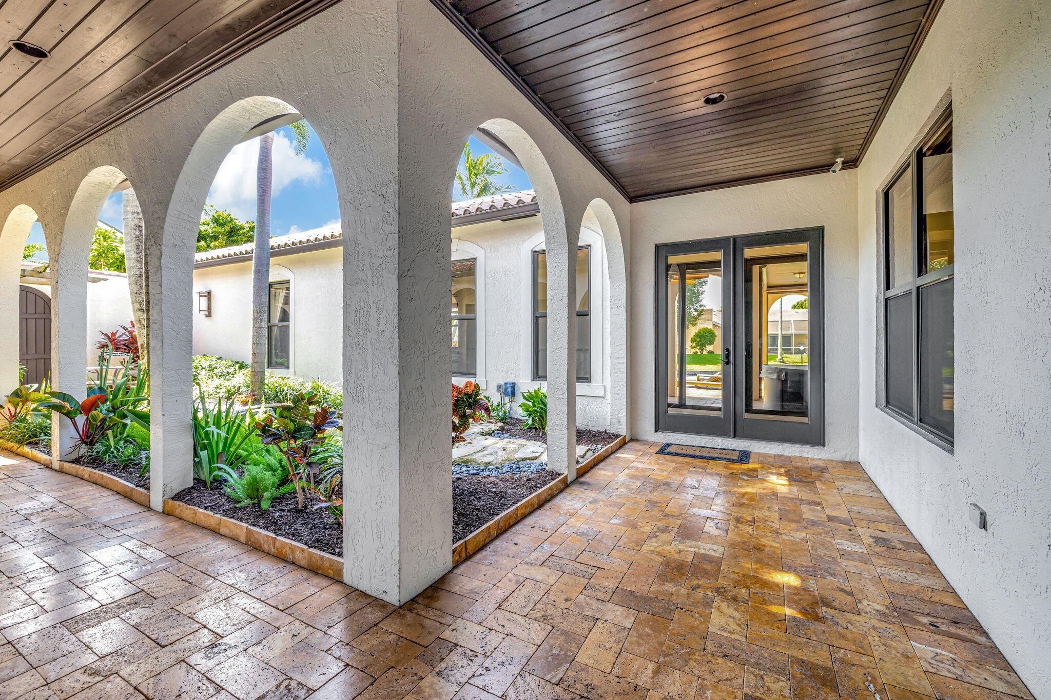 832 SW 34th Avenue