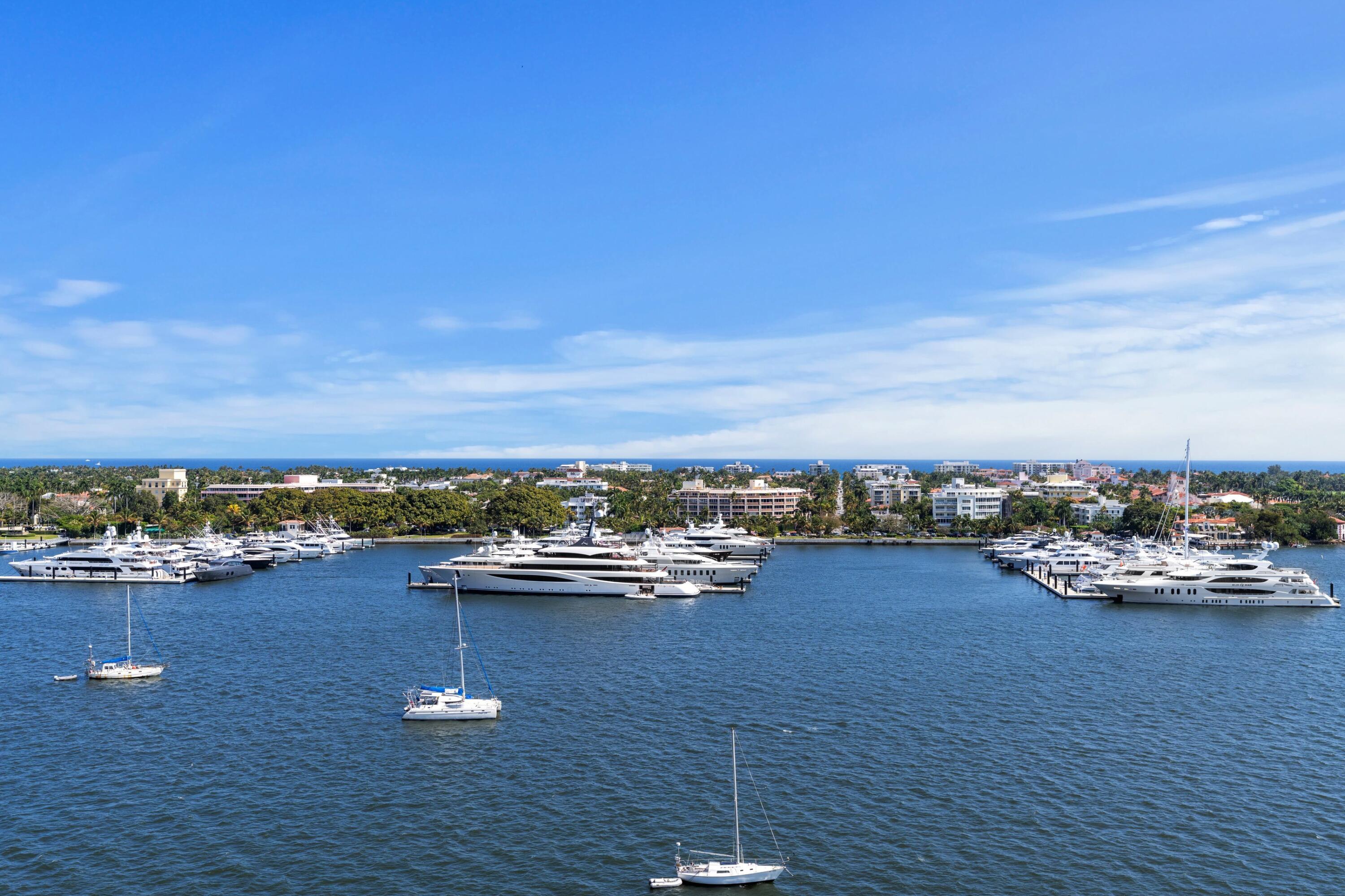 Trianon Condo - Residential