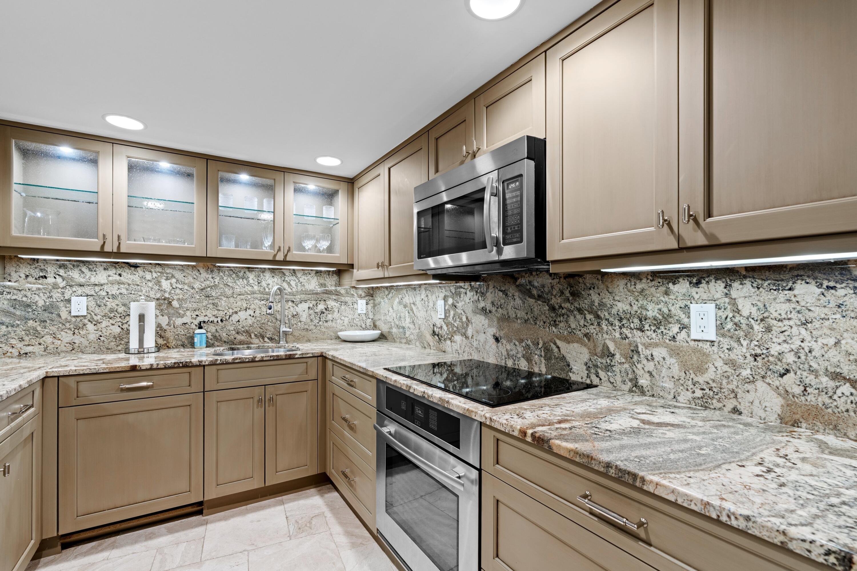 Trianon Condo - Residential