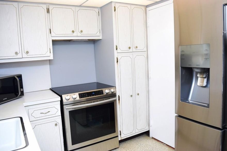 Seller Motivated.  Job transfer out of State.  Gorgeous view of ocean and intracoastal waters with Sunny Isles city skyline n between.  High in the sky on the 21st floor this one bedroom one and a half bath condo is ready for you.  Beautiful view during the  day and spectacular nighttime view.The Hemispheres offers resort style like amenities with 2 heated pools, gyms, a poolside deli, 2 water view restaurants, tennis, sauna.  Close to shopping, Gulfstream Village, Bal Harbour Shops, Aventura Mall.