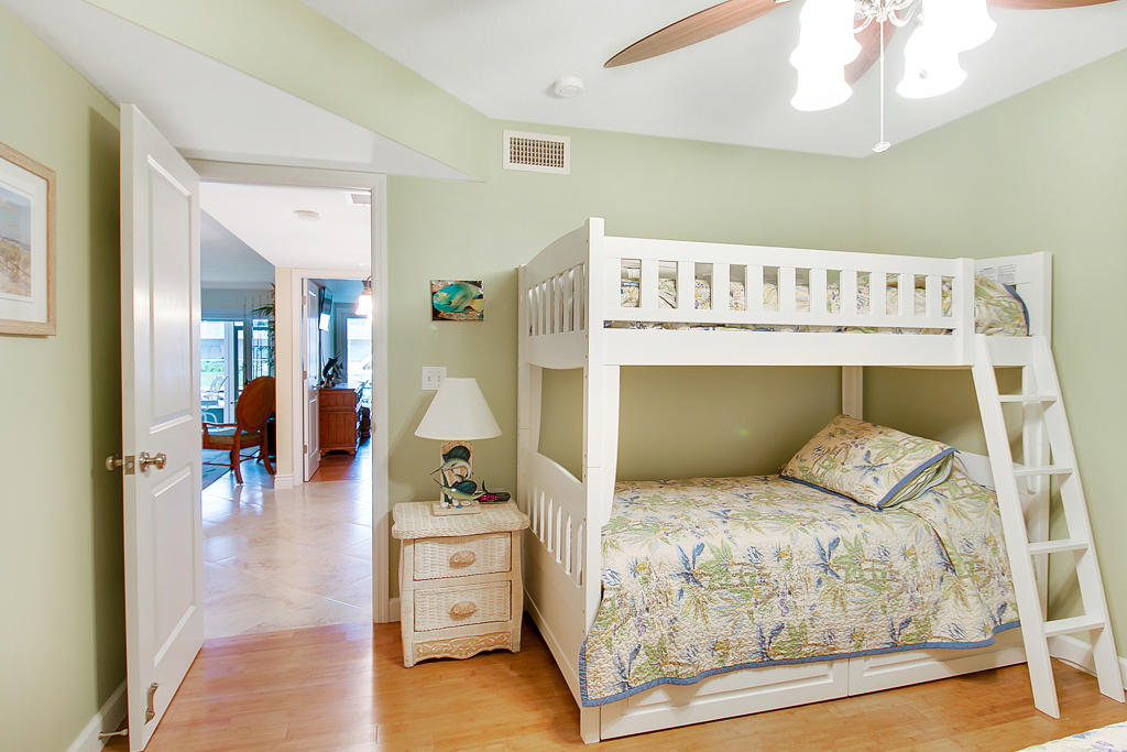 HAMPTON HOUSE CONDO - Residential