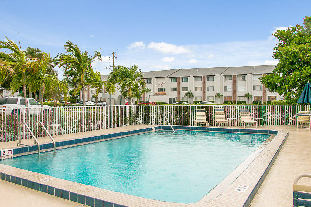 HAMPTON HOUSE CONDO - Residential