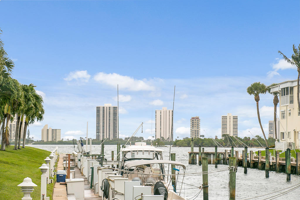 HAMPTON HOUSE CONDO - Residential