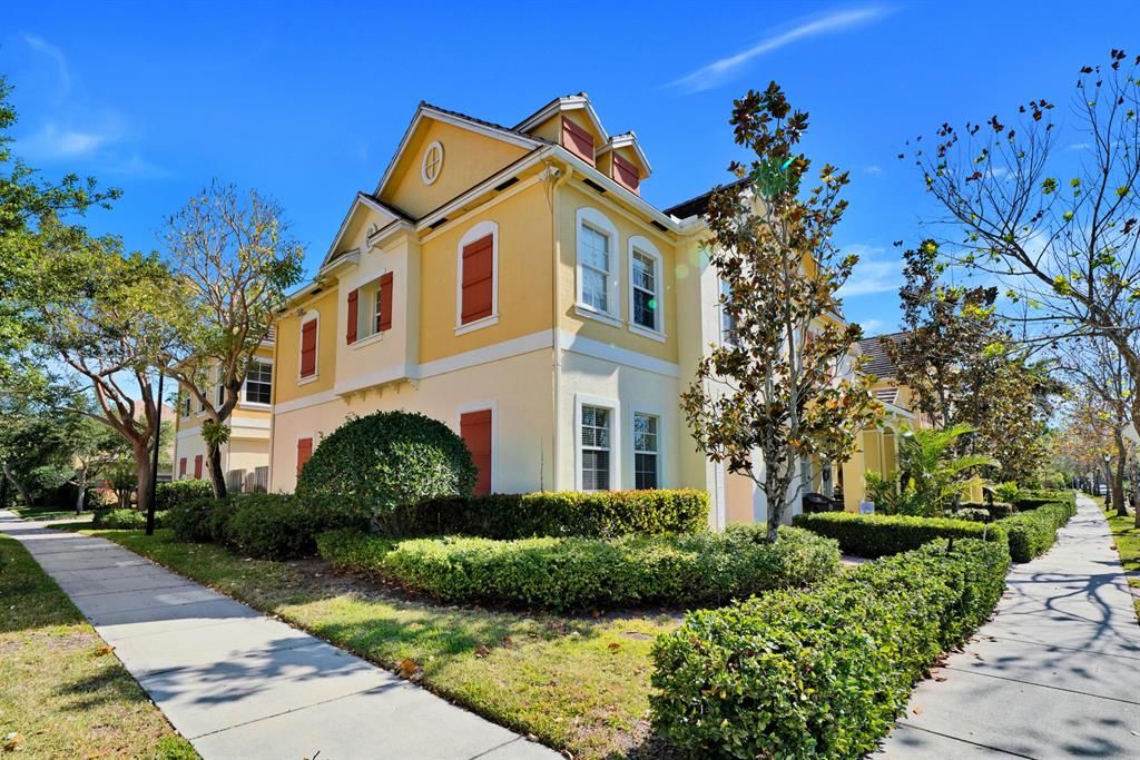 Photo of 215 Edenberry Avenue Ave, Jupiter, FL 33458 (MLS # R10707543)