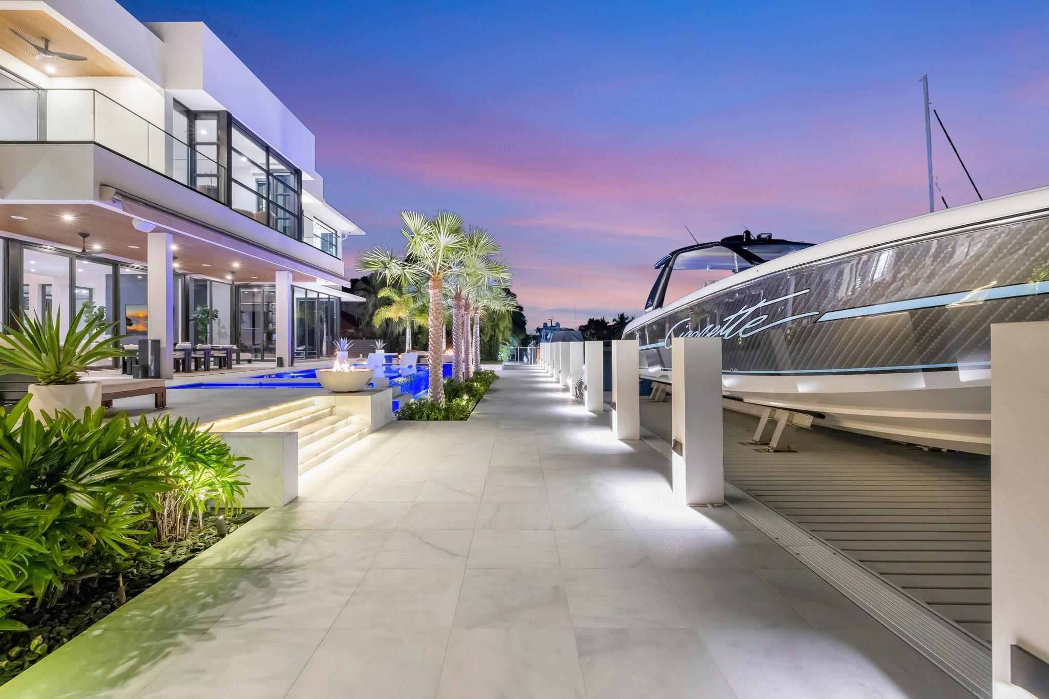 Las Olas - Residential
