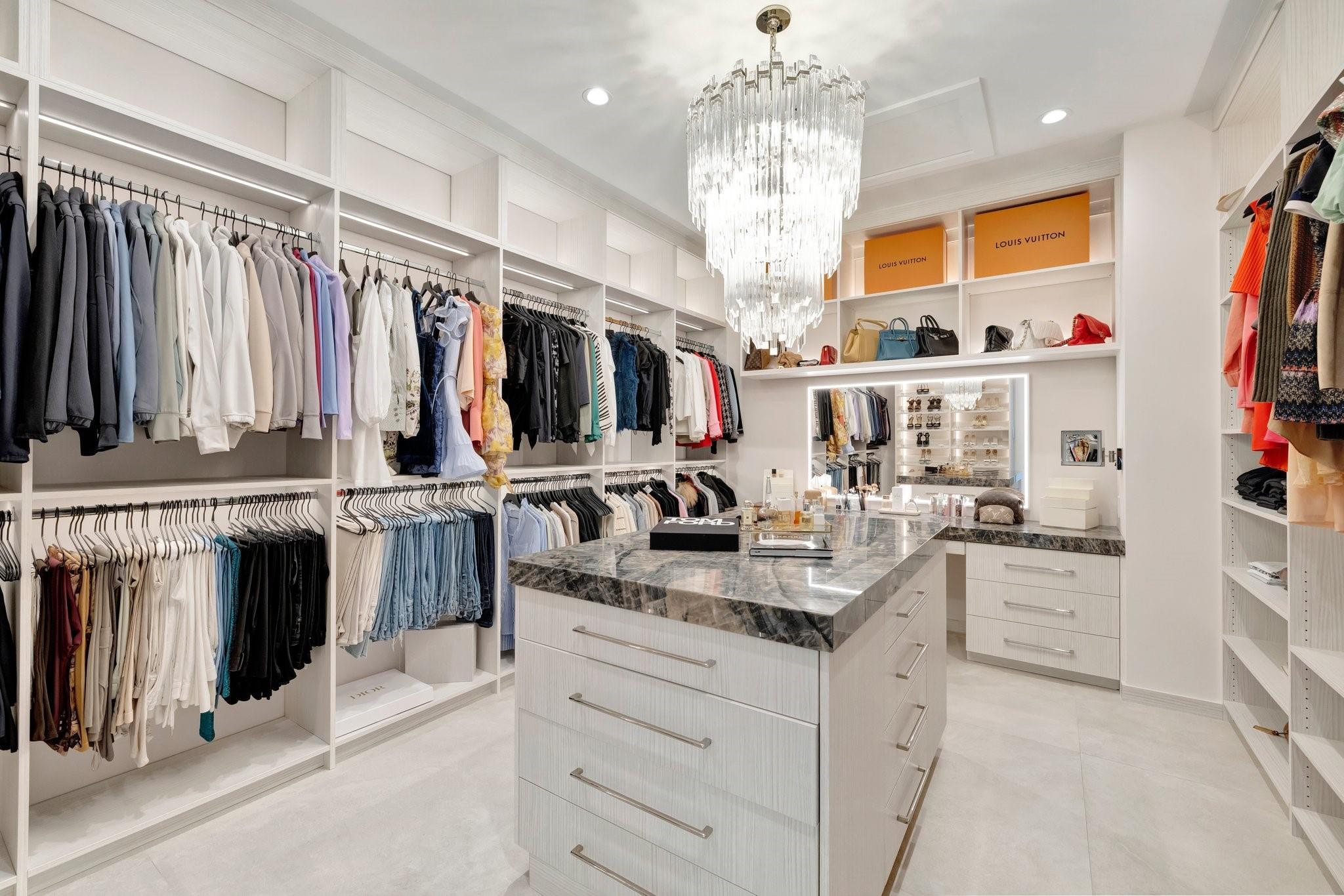 Las Olas - Residential