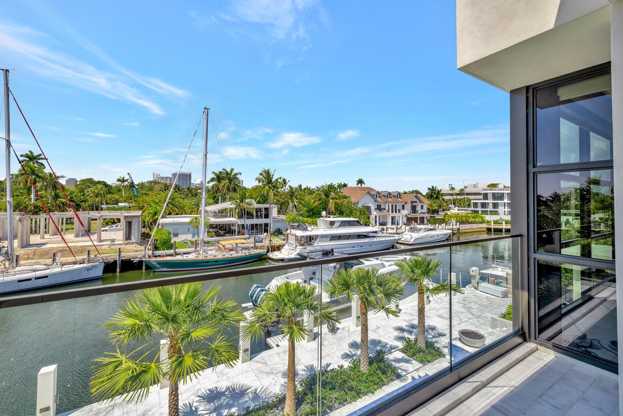Las Olas - Residential