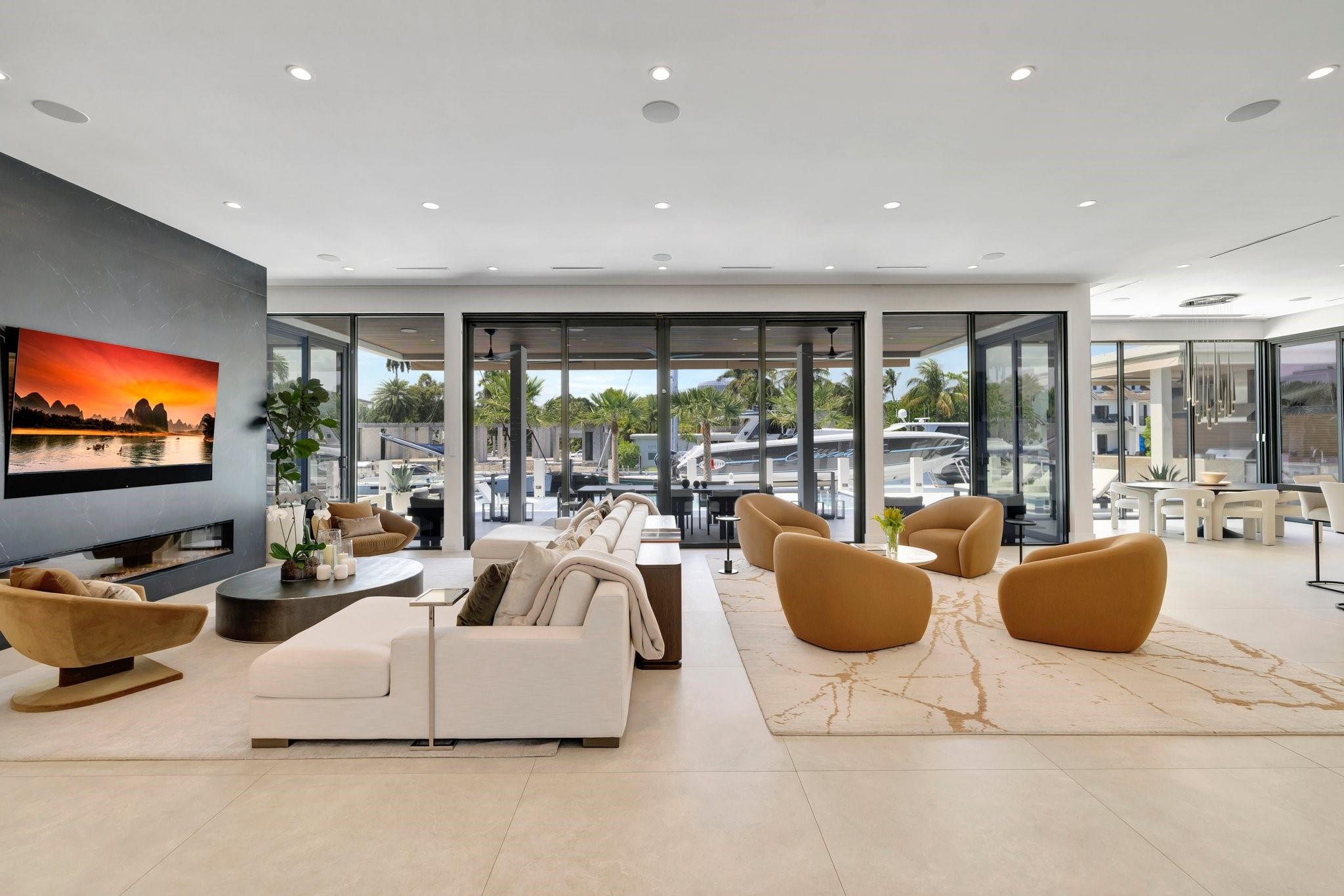 Las Olas - Residential
