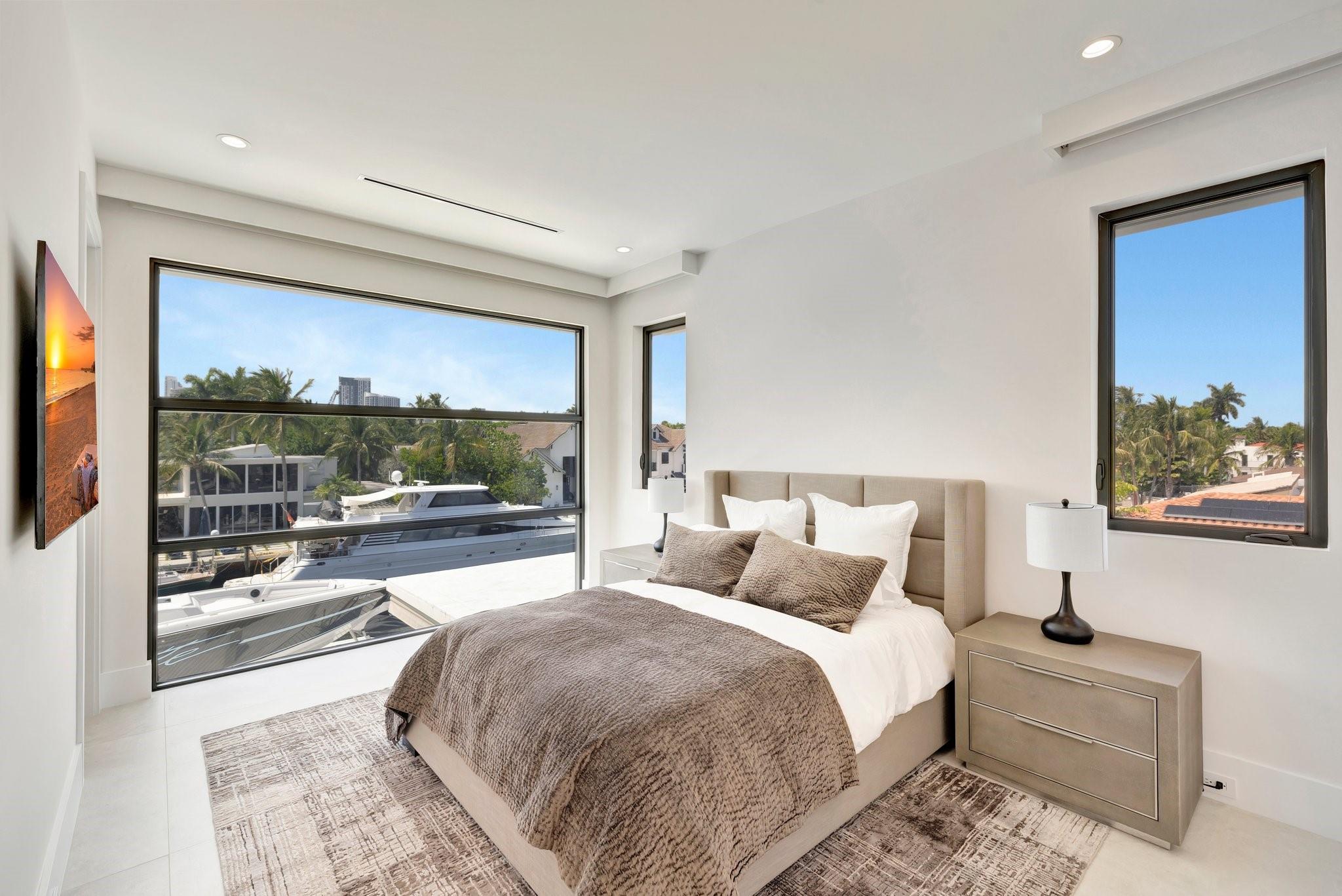 Las Olas - Residential