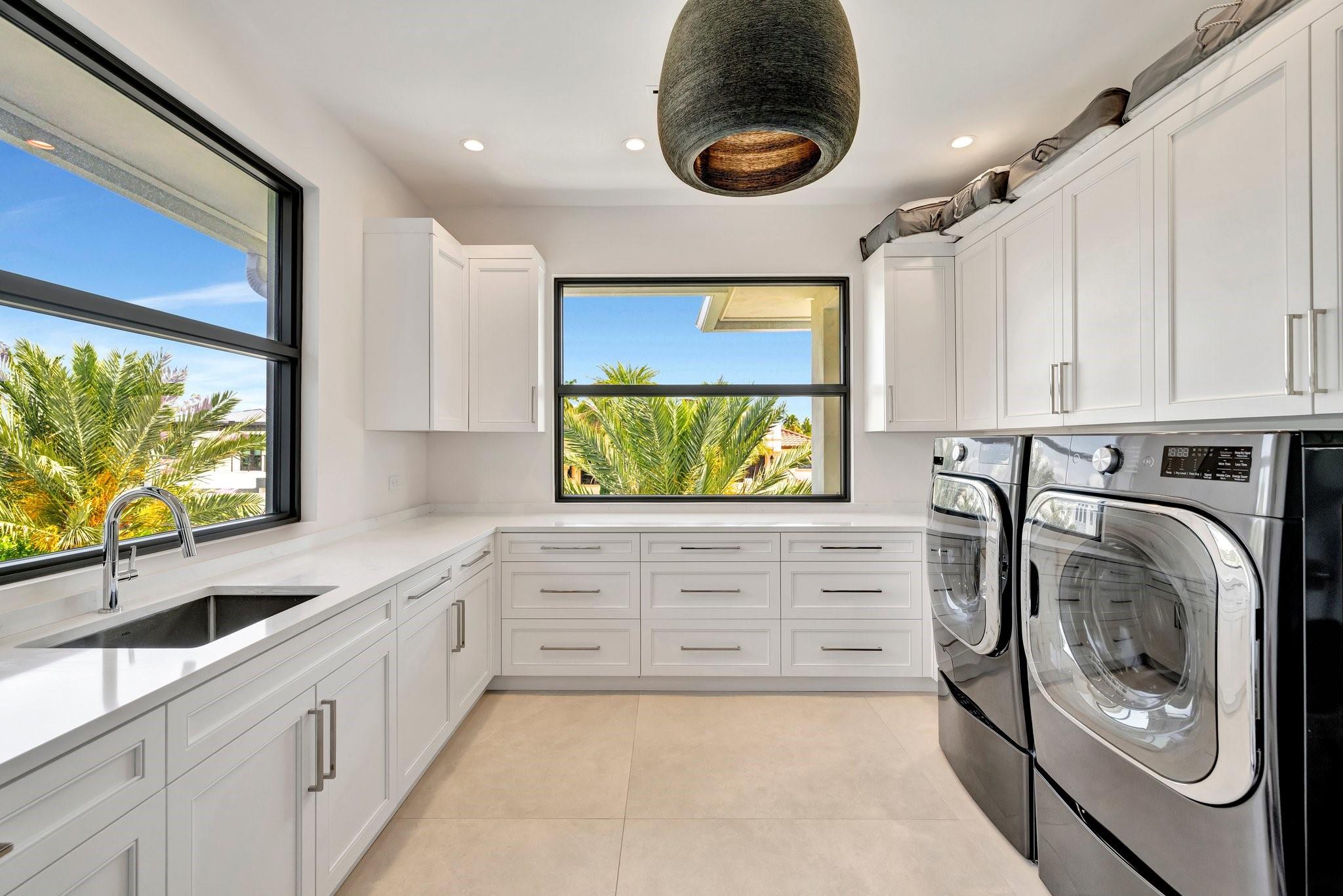 Las Olas - Residential