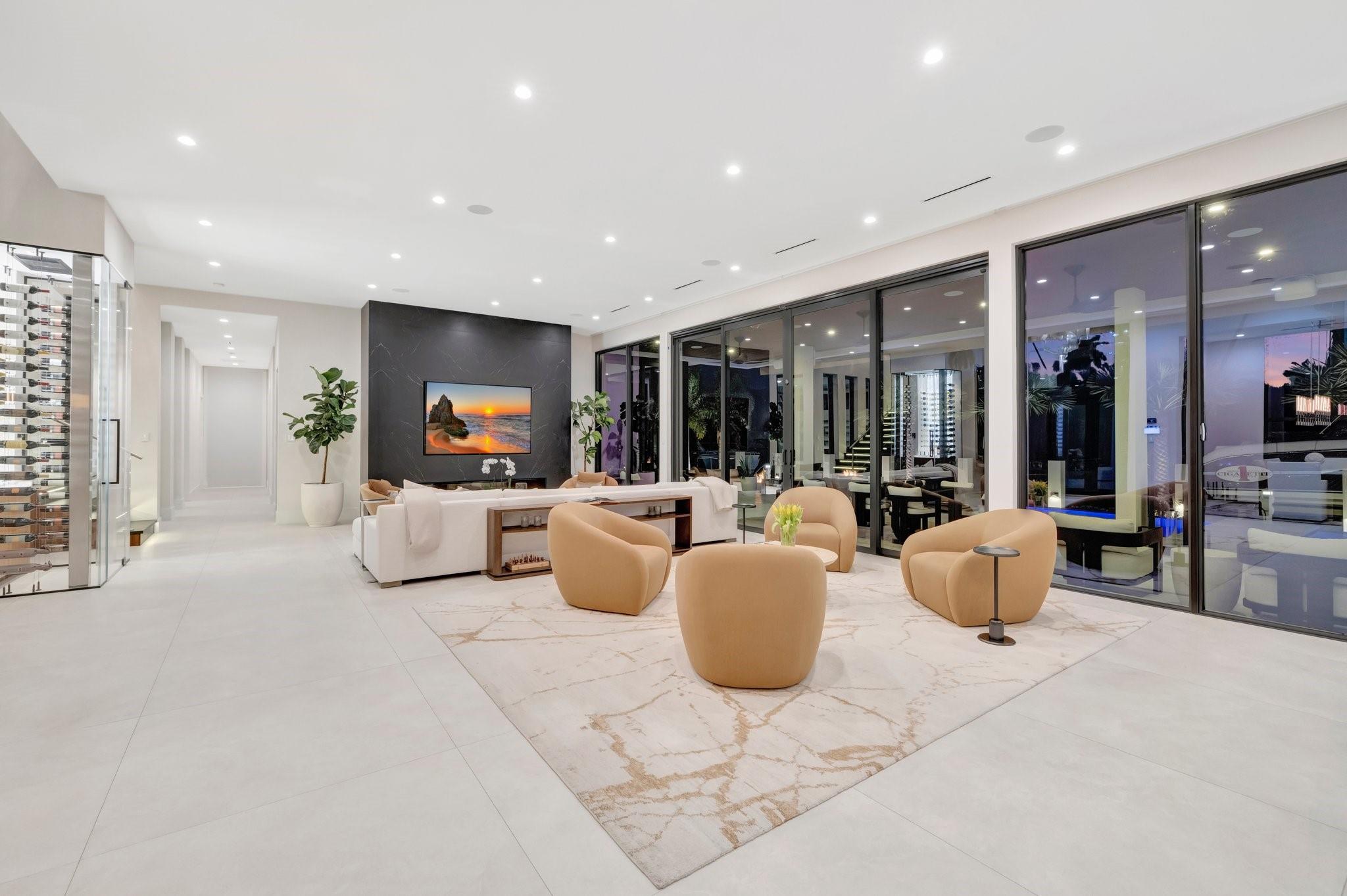Las Olas - Residential
