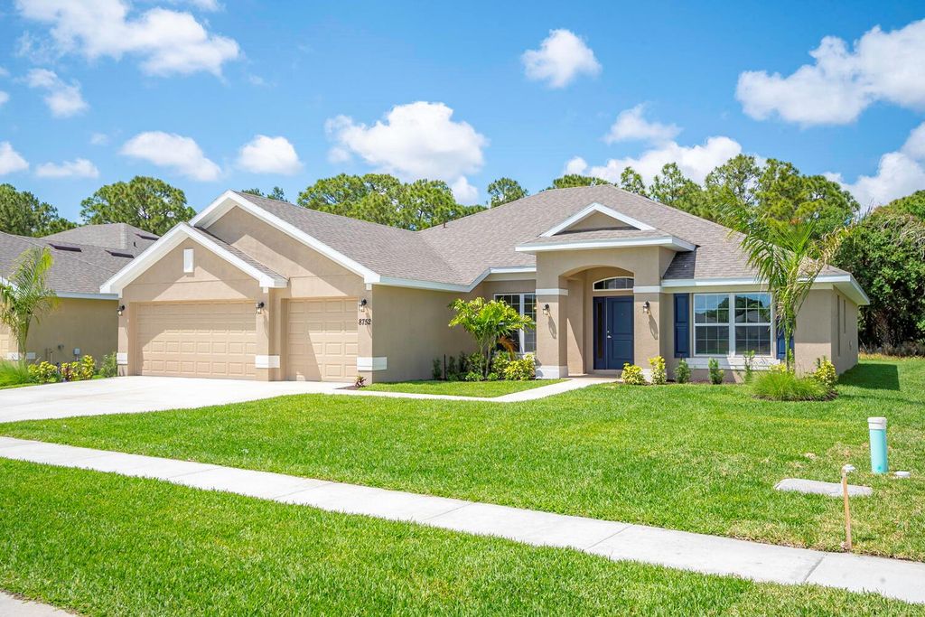 Photo of 216 NW Bayshore Boulevard, Port Saint Lucie, FL 34952 (MLS # R10995094)