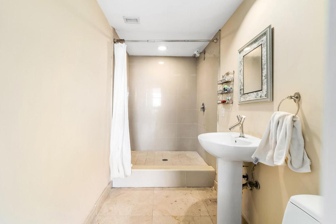 OCEAN THREE - Residential