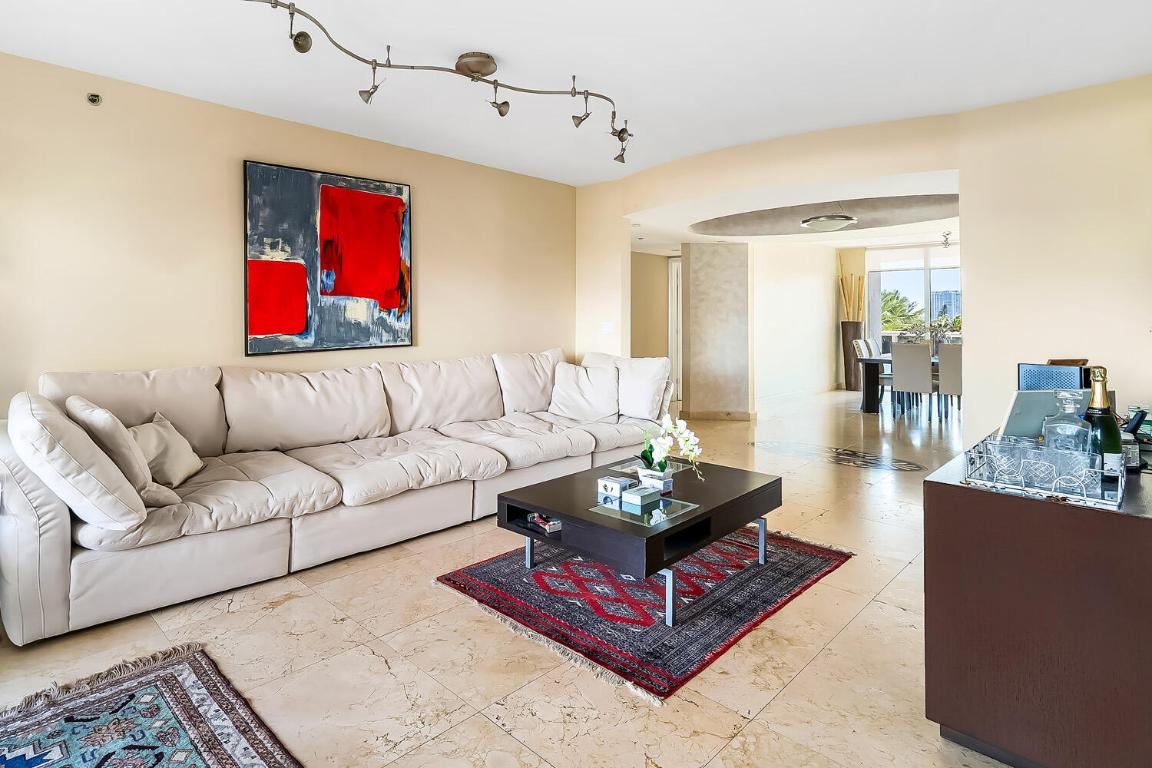 OCEAN THREE - Residential