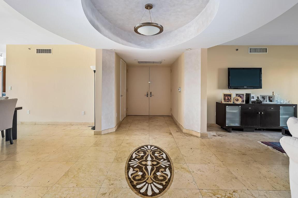 OCEAN THREE - Residential