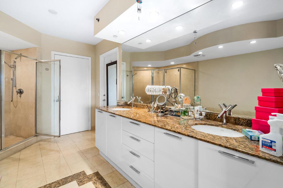 OCEAN THREE - Residential