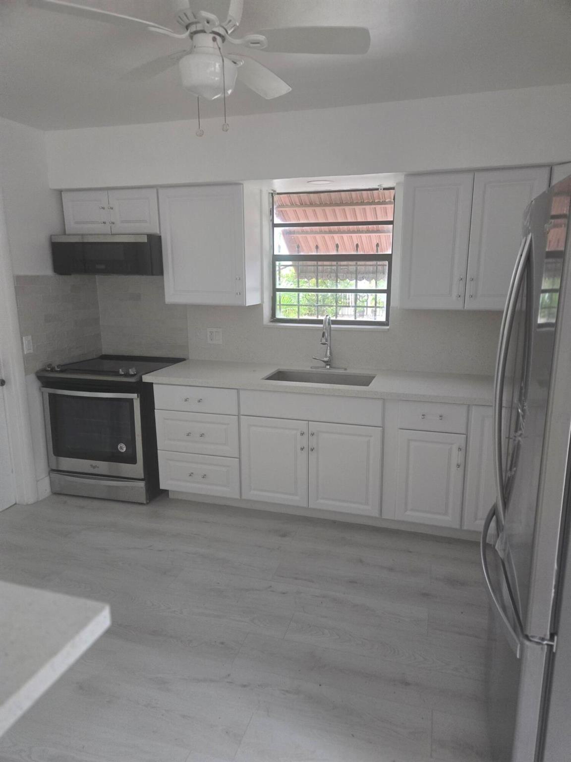 LAKE WORTH TOWN OF - Residential Lease