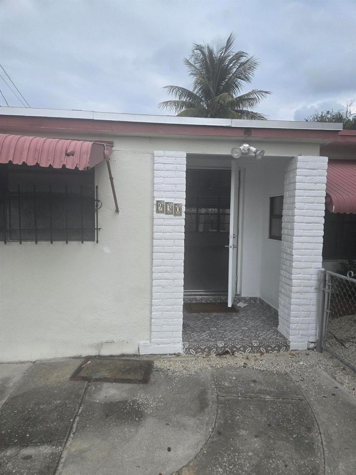 LAKE WORTH TOWN OF - Residential Lease