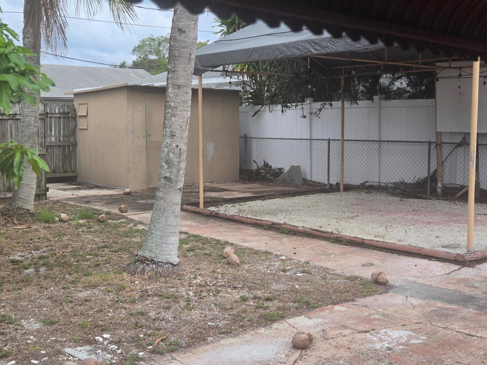 LAKE WORTH TOWN OF - Residential Lease