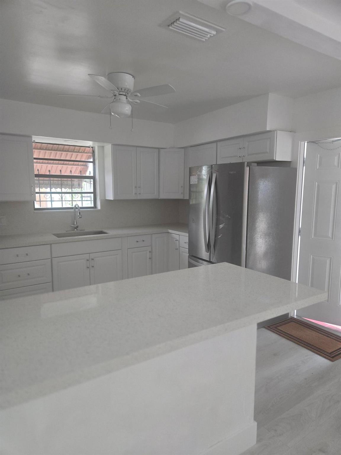 LAKE WORTH TOWN OF - Residential Lease