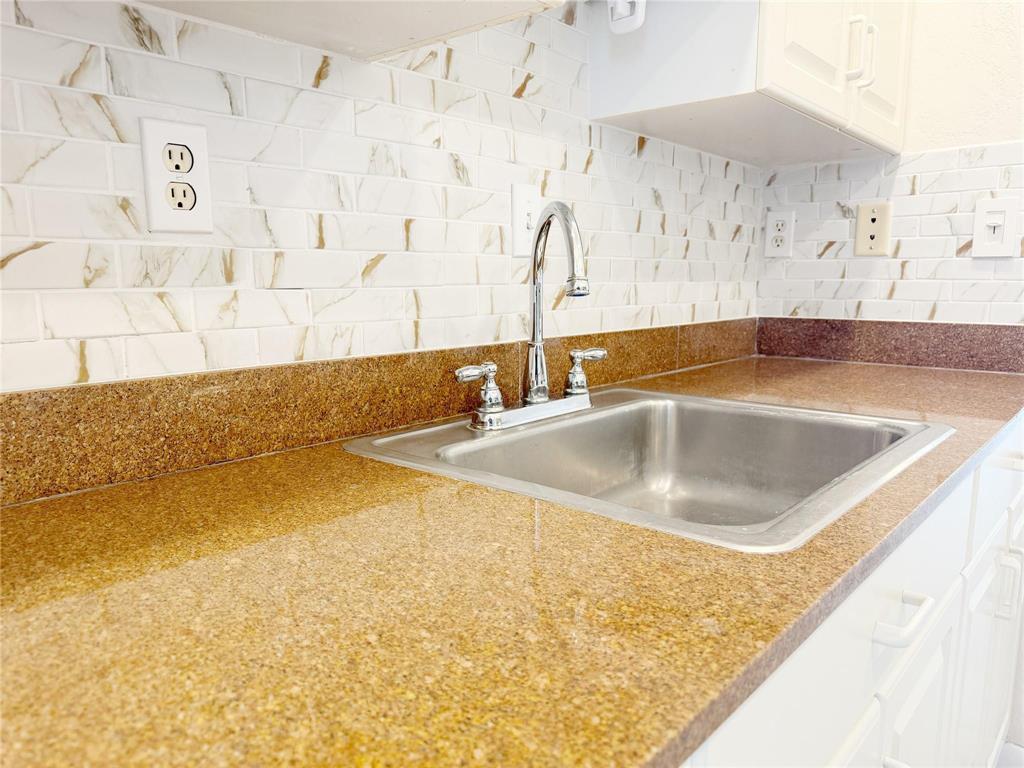 LEISUREVILLE LAKE CONDO - Residential Lease