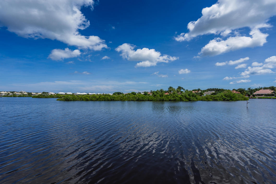 ADMIRALS COVE - Residential