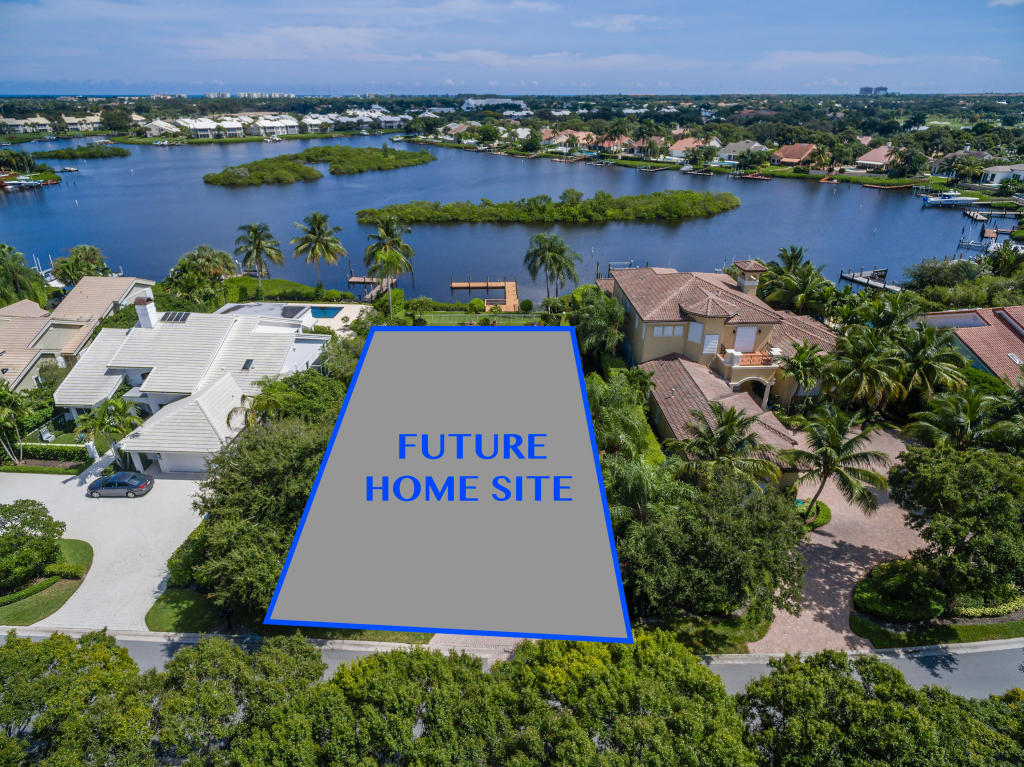 ADMIRALS COVE - Residential