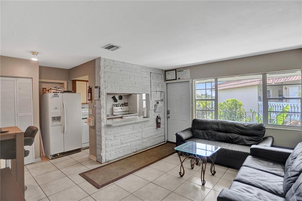 SANTA BARBARA SHORES - Residential Income