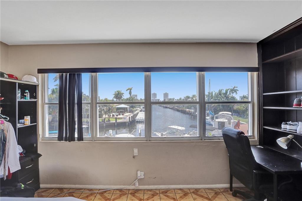 SANTA BARBARA SHORES - Residential Income