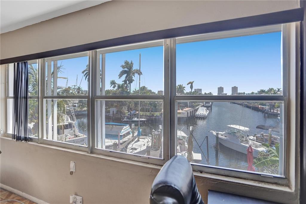 SANTA BARBARA SHORES - Residential Income