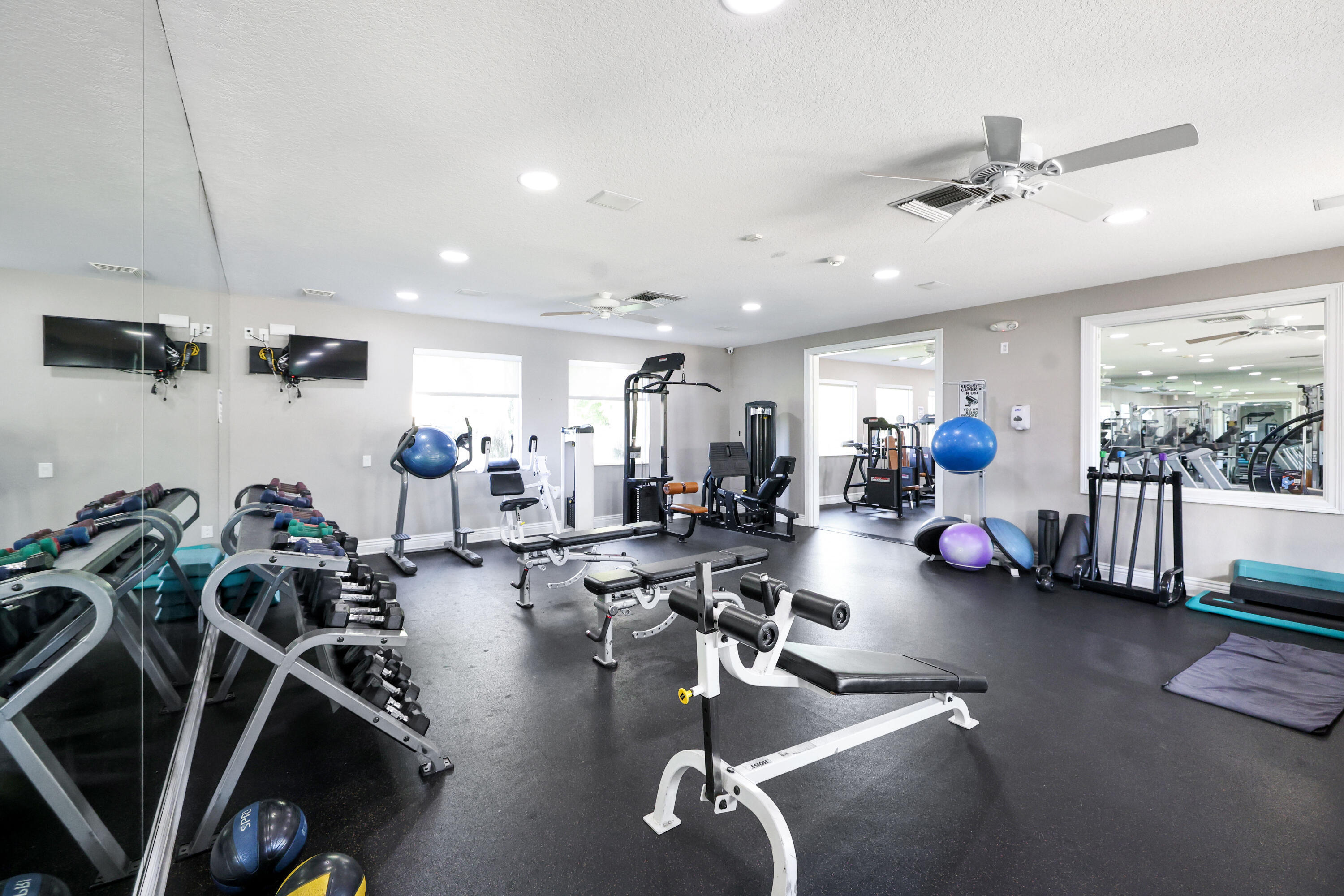 SATURNIA - Residential