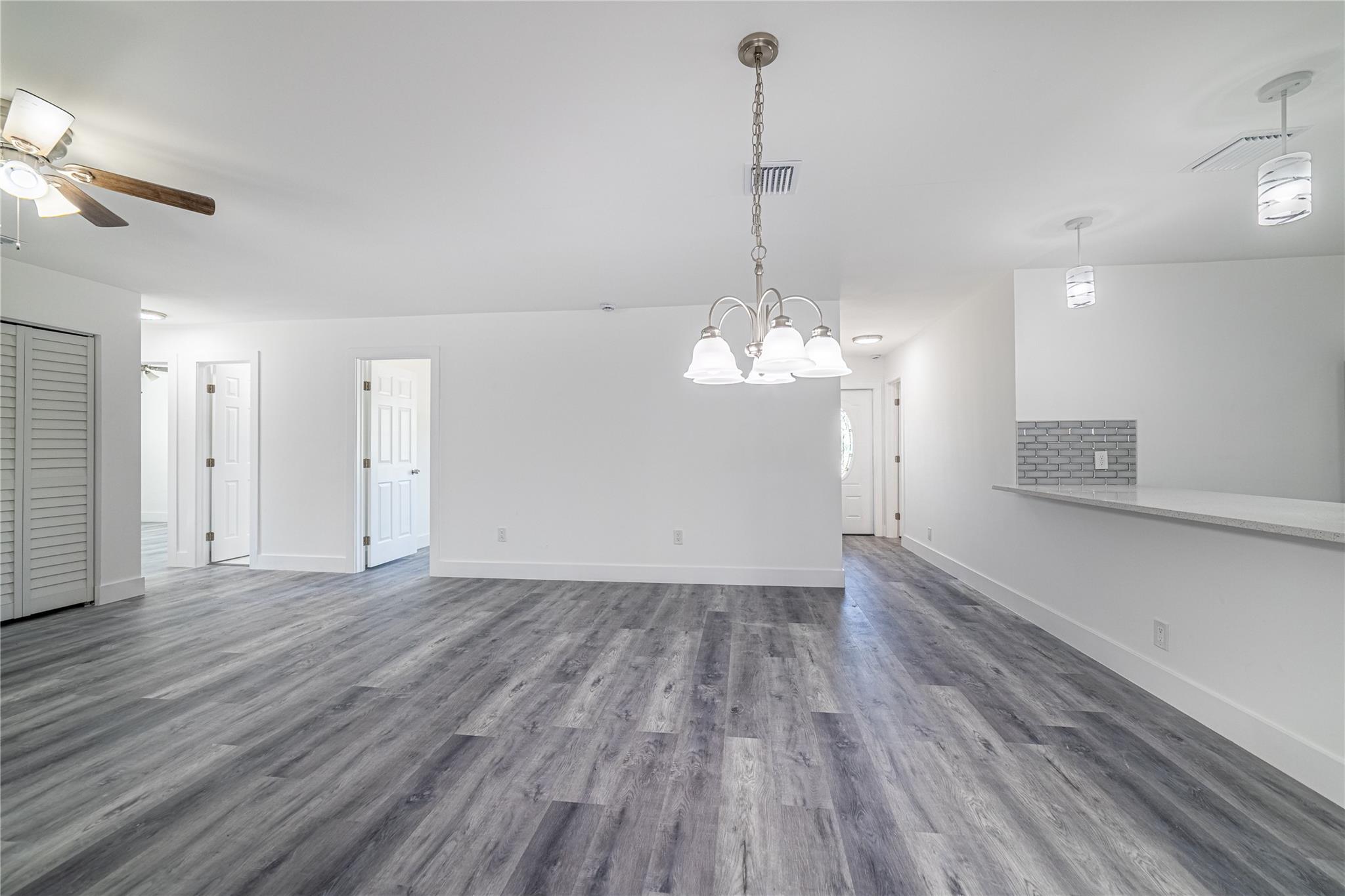 Commonwealth Manor 75-29 - Residential