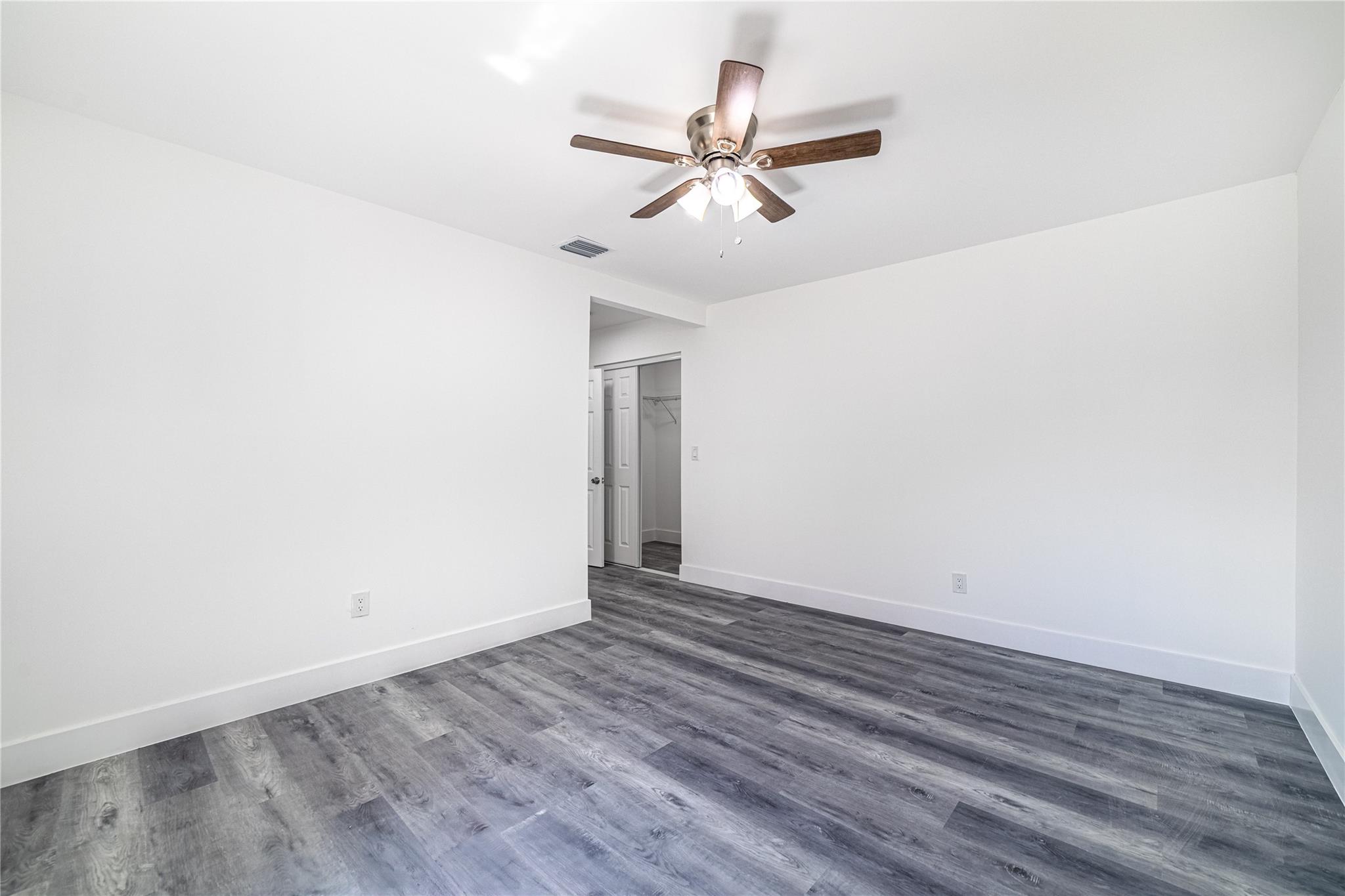Commonwealth Manor 75-29 - Residential