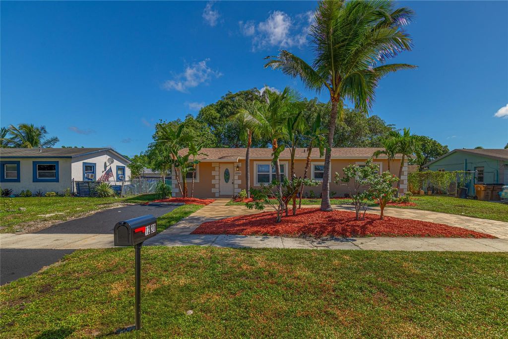 Photo of 1220 SW 6th Ter, Deerfield Beach, FL 33441 (MLS # F10533421)