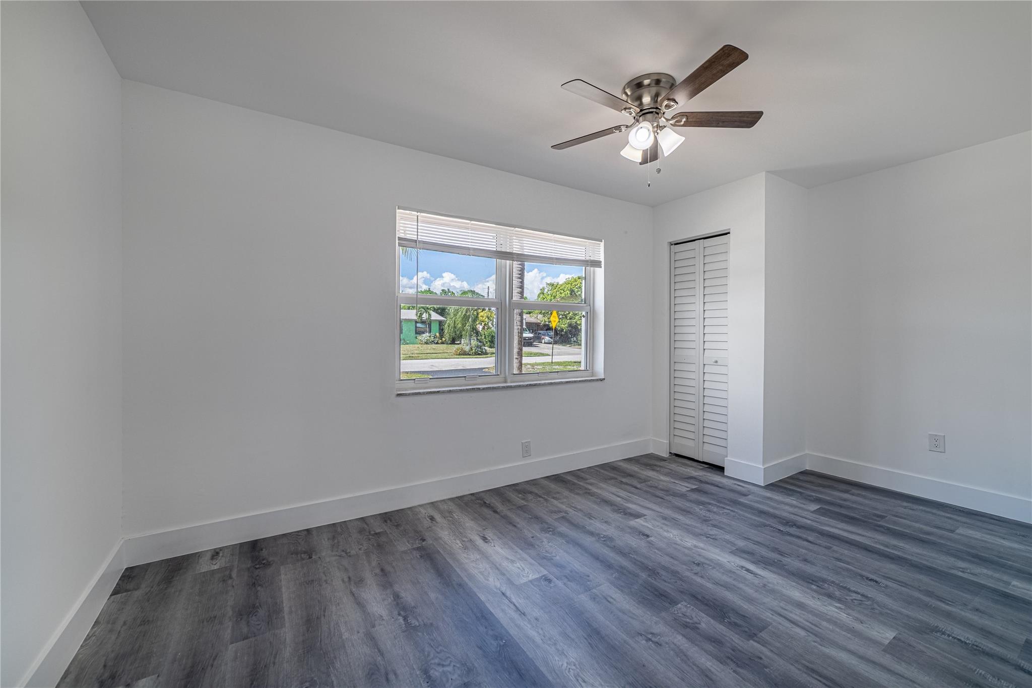 Commonwealth Manor 75-29 - Residential
