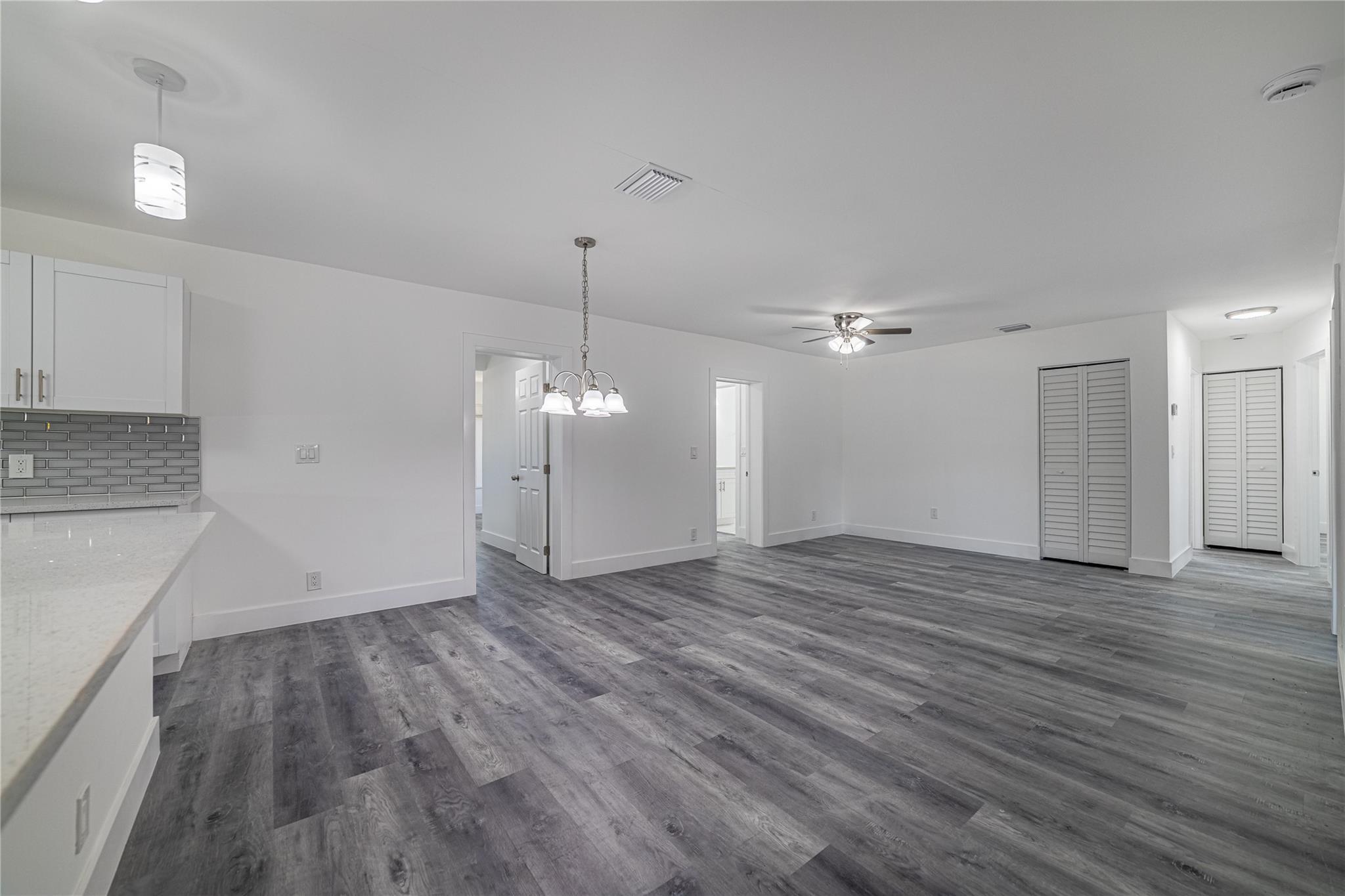 Commonwealth Manor 75-29 - Residential