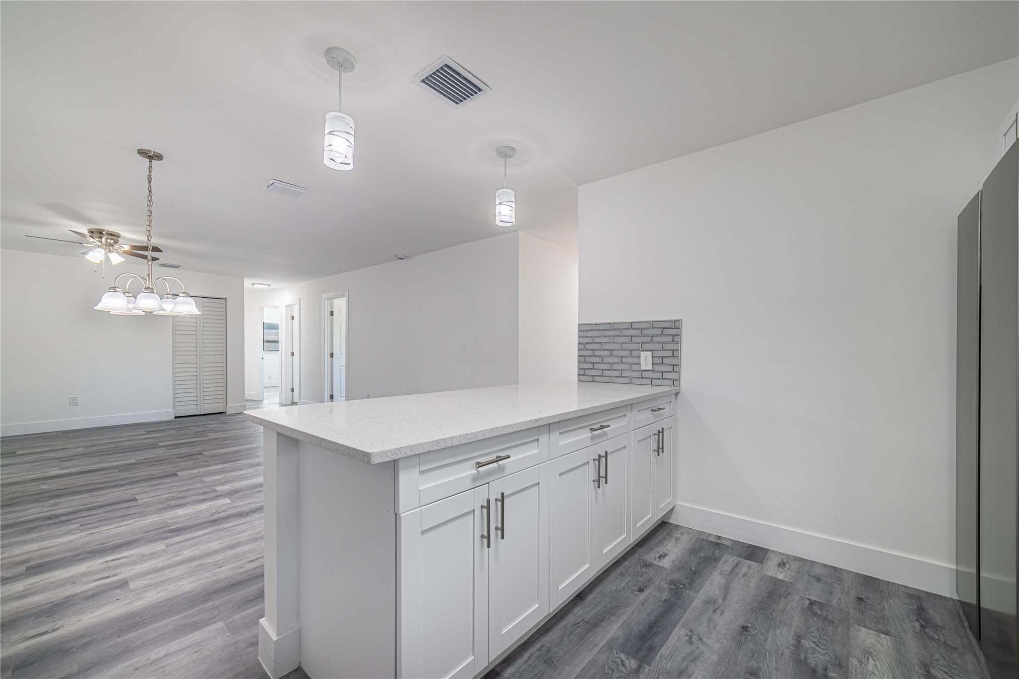 Commonwealth Manor 75-29 - Residential