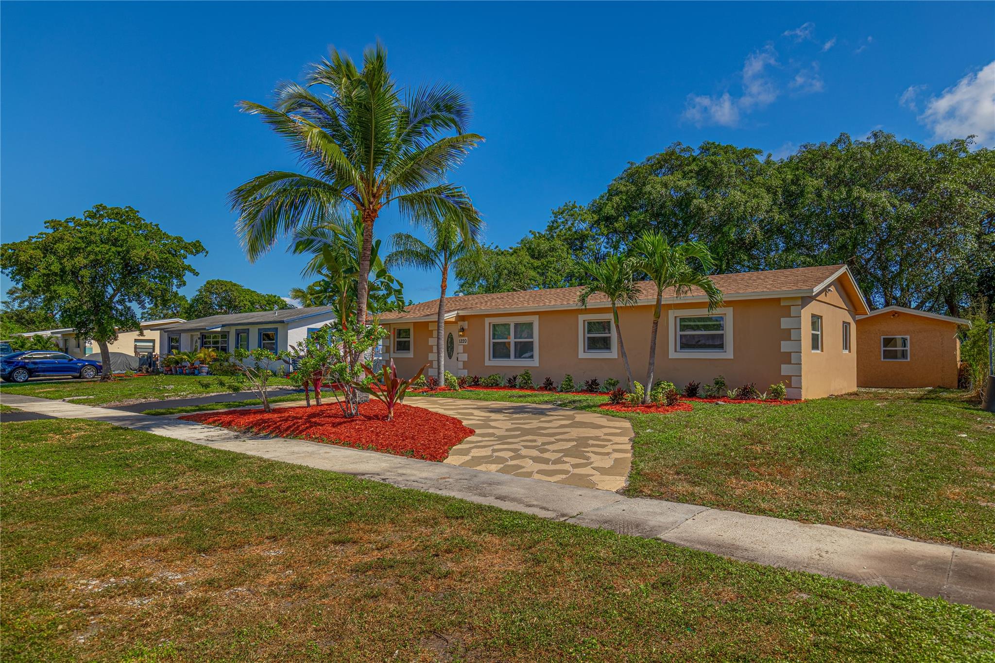 Commonwealth Manor 75-29 - Residential