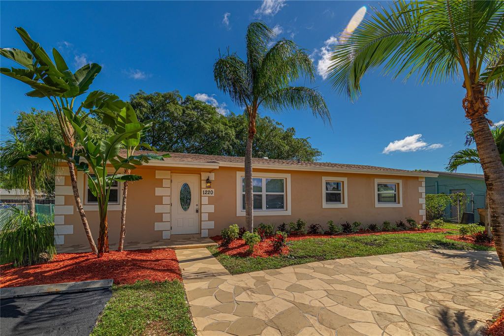 Photo of 1220 SW 6th Ter, Deerfield Beach, FL 33441 (MLS # F10533421)