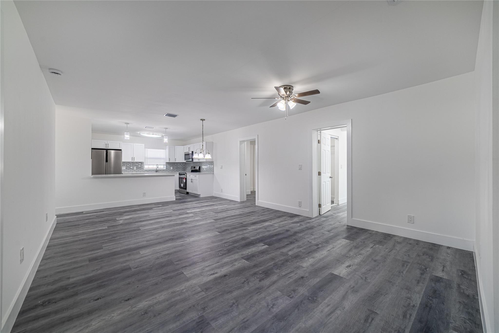 Commonwealth Manor 75-29 - Residential