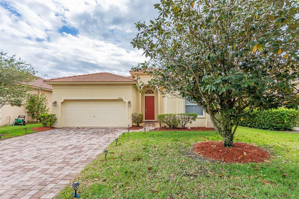 Photo of 5544 Spanish River Road, Fort Pierce, FL 34951 (MLS # R10791256)