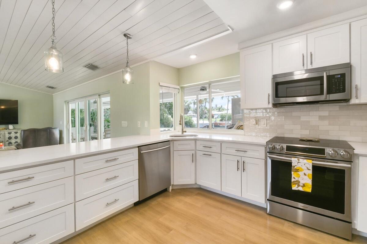 NORTH HOBE SOUND SHORES - Residential