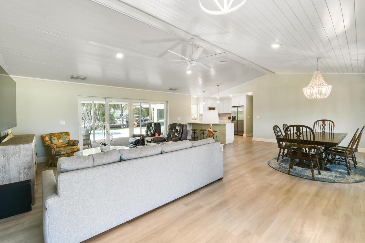NORTH HOBE SOUND SHORES - Residential